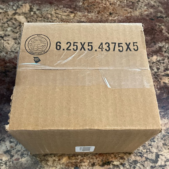 āVillage Sceneā by Bath & Body Works, 3-Wick Candle Holder, 2024 Series, NWT Box - Picture 15 of 15